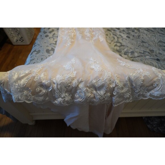 Wedding Dress Size 14 Ivory and Pink Embroidered Details Oleg Cassini - Picture 16 of 16